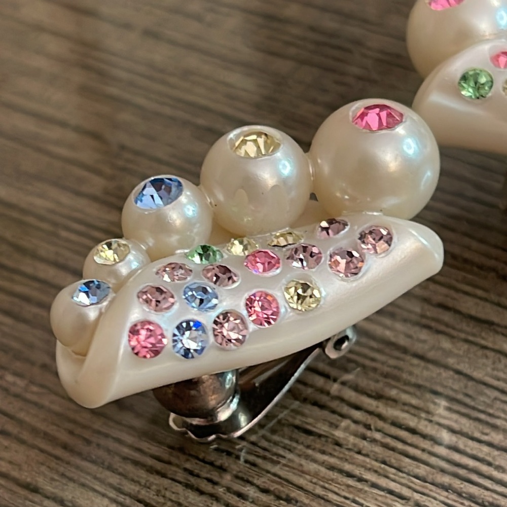 Vintage Unique Shaped Thermoset & Pastel Rhinestone Clip Earrings - Picture 11 of 16